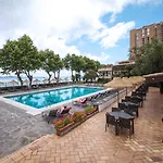 Baia Madeira Hotel