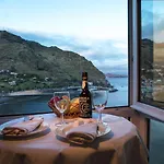 Baia Madeira Hotel