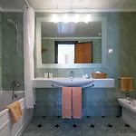 Baia Madeira Hotel