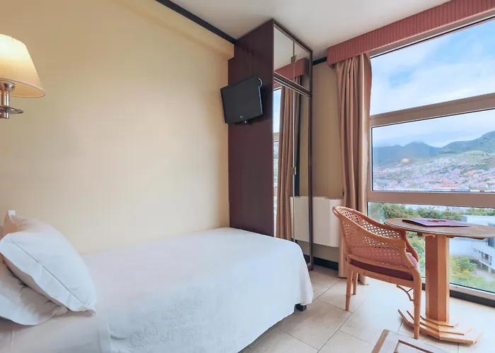 Hotel Dom Pedro Madeira Machico (Madeira)
