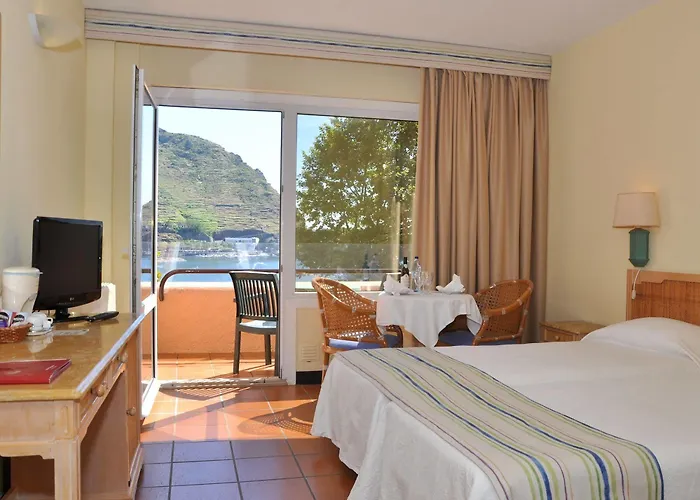 Hotel Dom Pedro Madeira Machico (Madeira)
