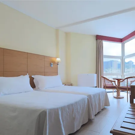 Baia Madeira Hotel Отель 4*