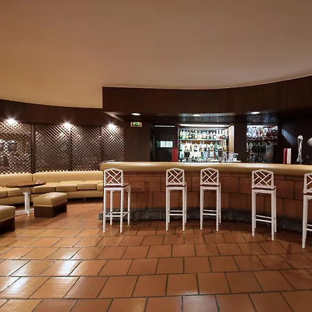 Отель Baia Madeira Hotel 4*