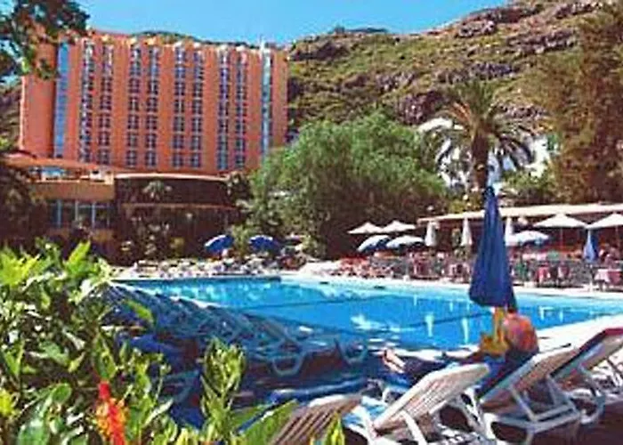 多姆佩德罗马德拉酒店